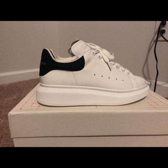 Alexander mcqueens, size 10 - Picture 3 of 6